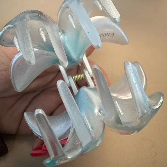 Emi Jay Translucent Blue Flower Clip - Picture 2 of 4